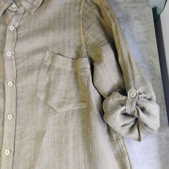 CP Shades Button Down Shirt Womens Medium Green 100% Linen Minimalist Neutral - Picture 7 of 10